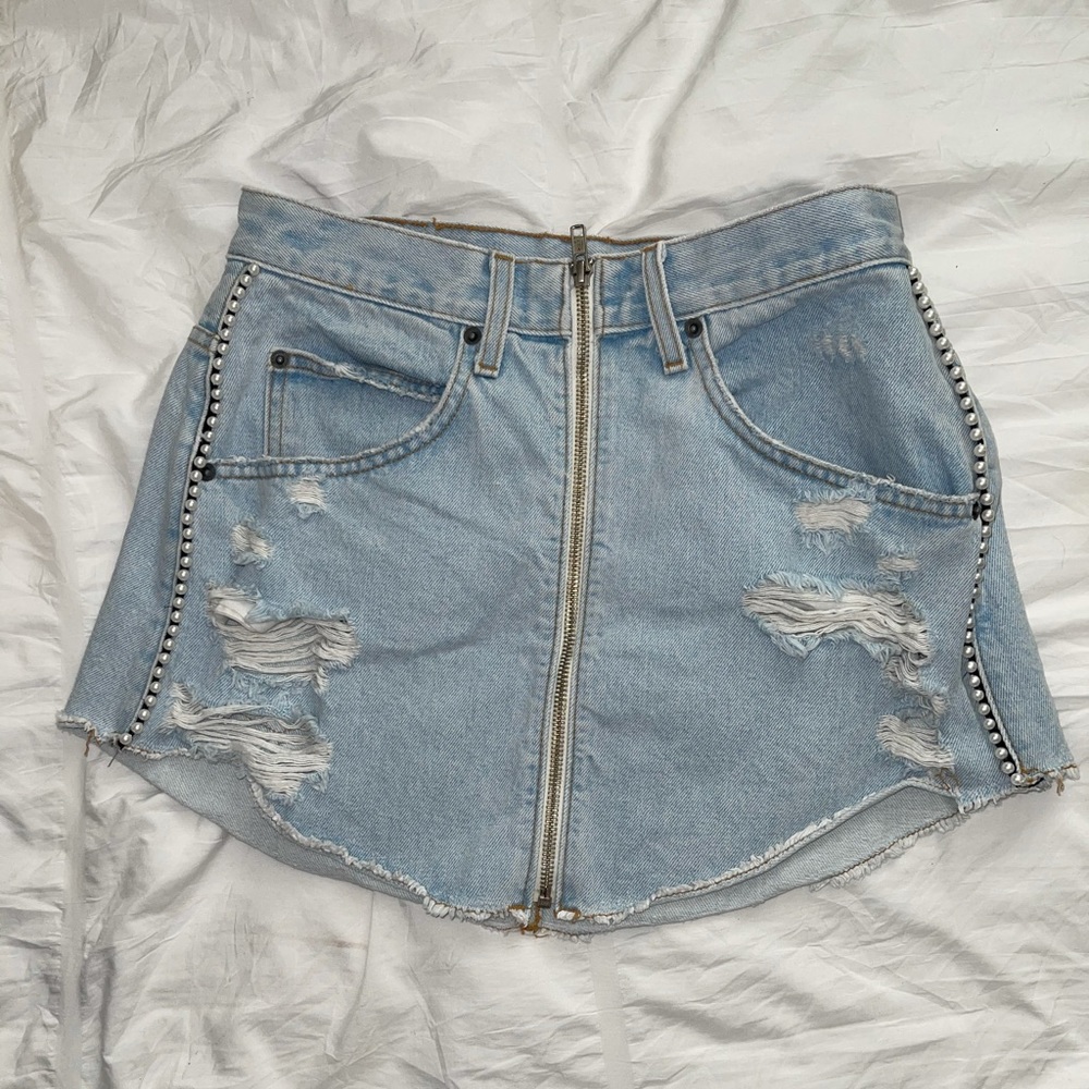 Denim Carmar Skirt with zipper and pearl detail